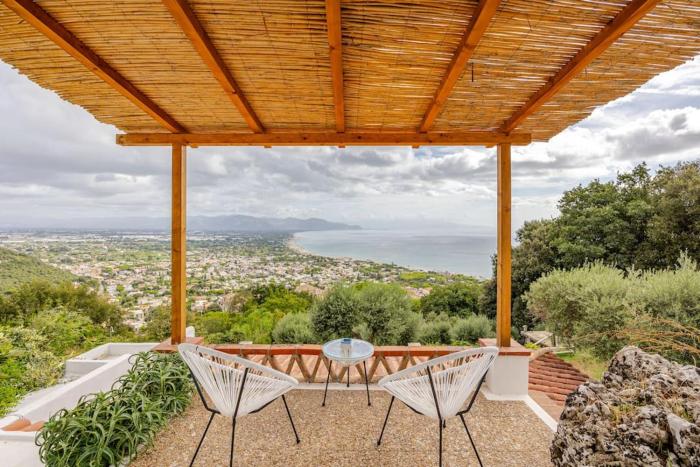 Villa Mariani - Italian Coastal Charm