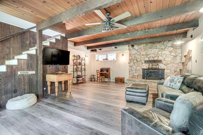 Mtn-View Gem Deck, Grill and Fire Pit in West Point