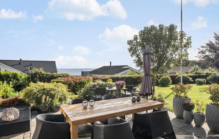 3 Bedroom Lovely Home In Sydals