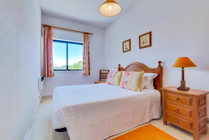 Apartamento Farol com piscina e estacionamento