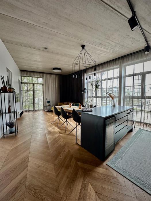 Exclusive apartment in Heart of Town