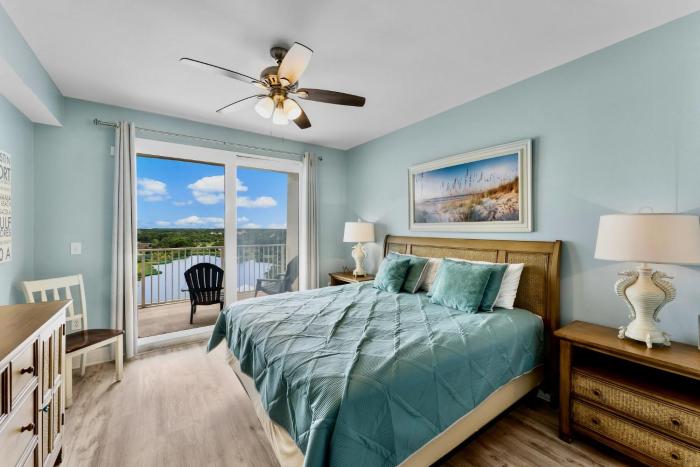 Family and Friends Beach Resort Condo for 8! Steps from the Beach! By Dolce Vita Getaways!