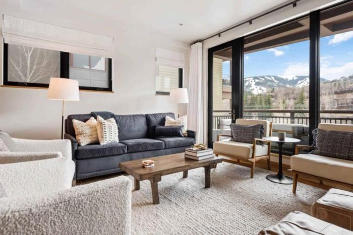 Riverfront Lodge 200 by East West Hospitality