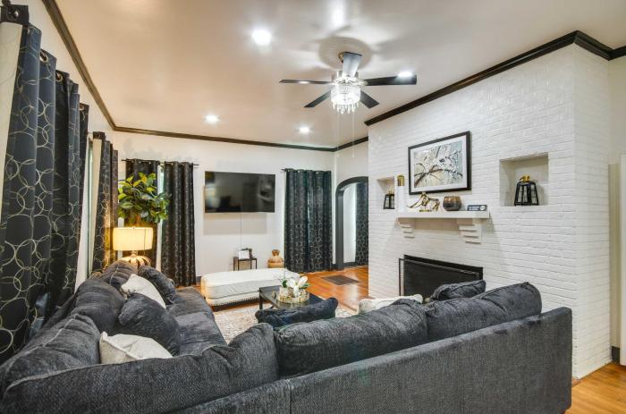 Updated North Greenwood Cottage Less Than 1 Mi to Dtwn!