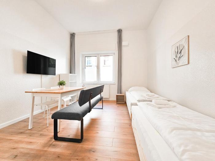 Tolstov Apartments - 2 Zimmer Wohnung mit Terrasse - 25 Min Messe DUS