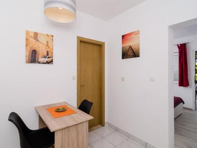 Apartments Ammos - One Bedroom Apartment with Shared Terrace and Sea View Mali