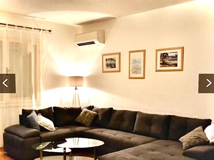 Apartment Ema - One Bedroom Apartment with Balcony