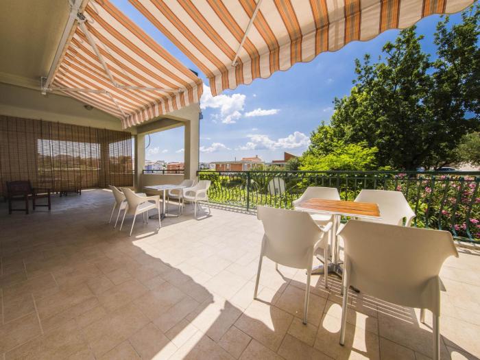 Villa Dvori Vi kovi-Seven Bedroom Villa with Swimming Pool