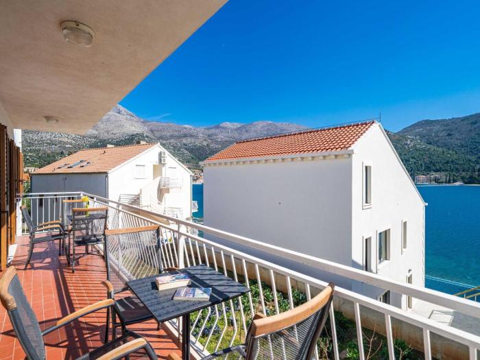 Apartment Bobi - Three Bedroom Apartment with Balcony and Sea View