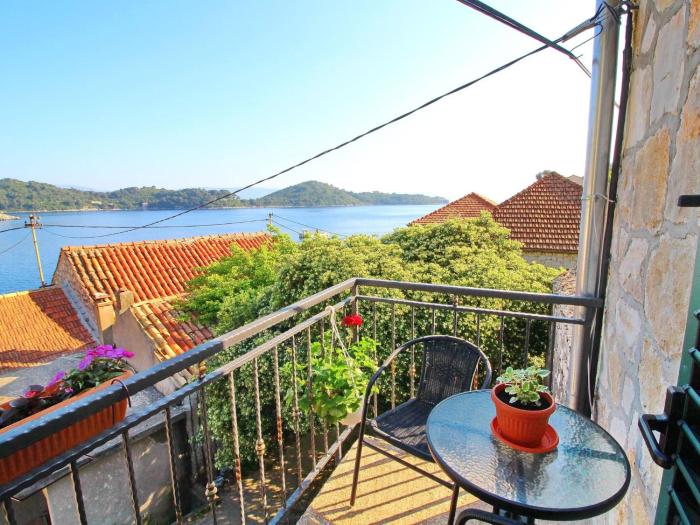 Apartment Mambo , Mljet - Duplex Apartment with Terrace and Sea View