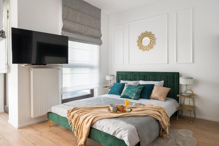 Urban Gem with private parking, relaxing balcony at Metro Station, only 10 min to city centre