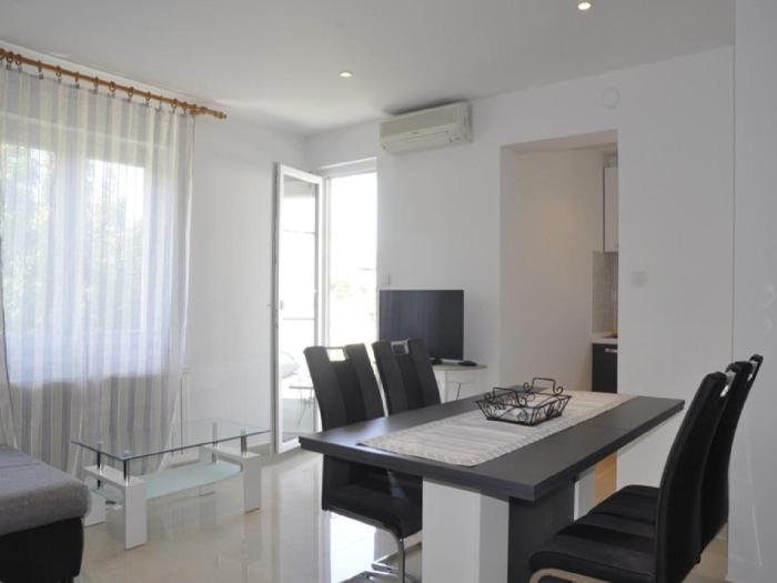Apartments Profaca - Two Bedroom Apartment with Terrace