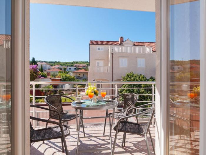 Apartments Island Beat - Two Bedroom Apartment with Balcony A6 ST