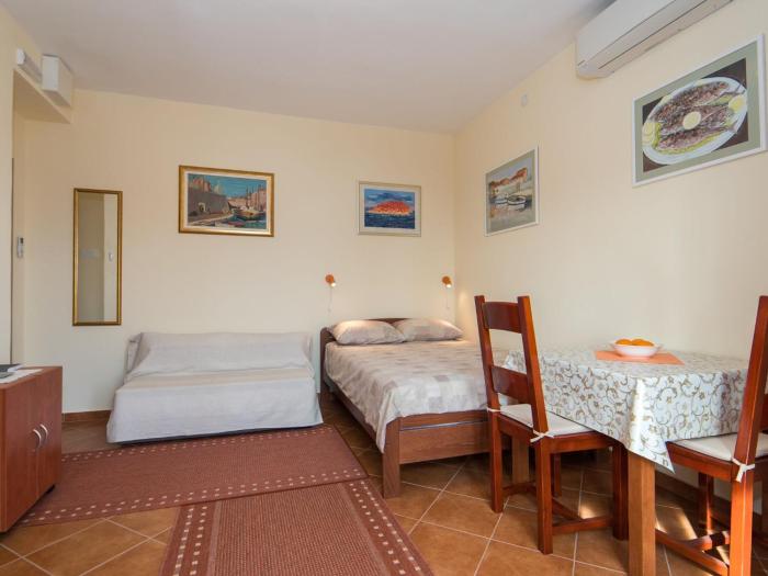 Pulastar - Studio Apartment with Terrace