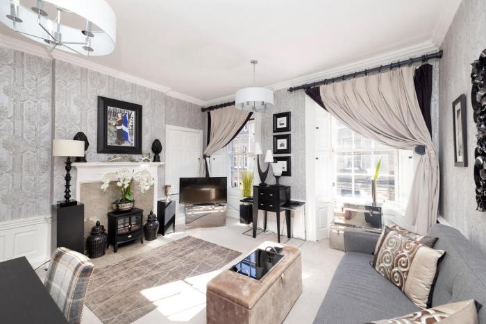 Elegant Flat Near Princes Street - Perfect Location, 24-7 Customer Support