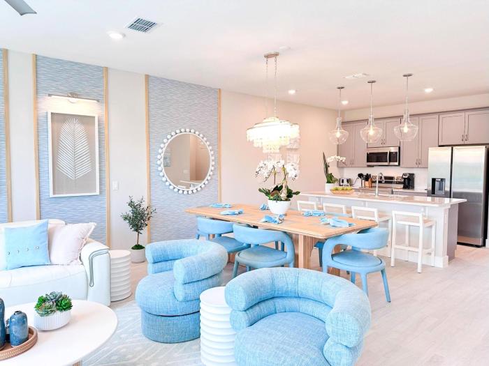 RR7912SD - The Monsters Inc Reup to 6 guest