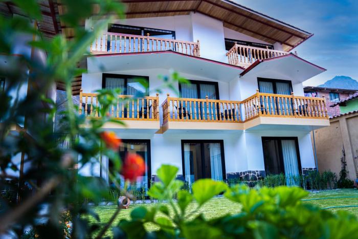 Tikawasi ollanta 2 incluye transporte o recojo a la estacion de tren