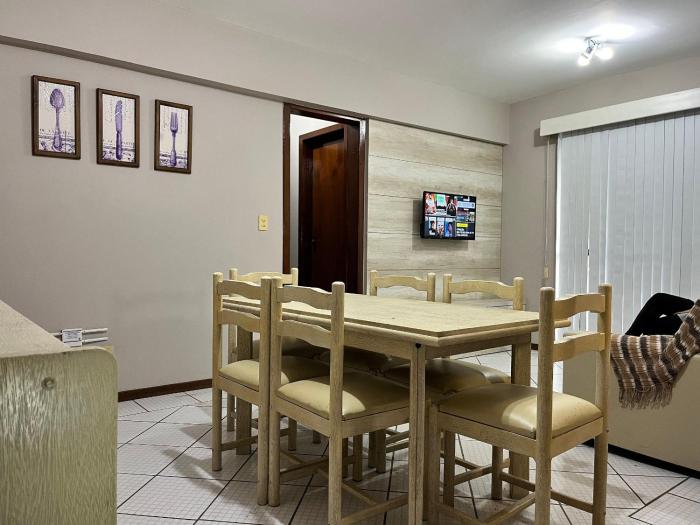 B070 - Apto 2 quartos para 6 pessoas em Bombinhas