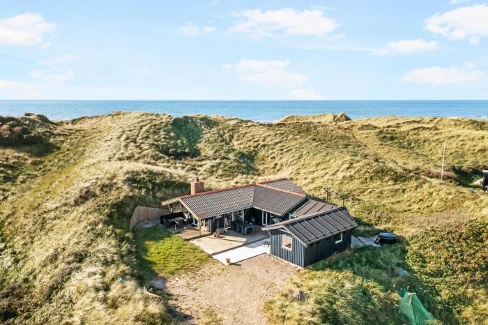 Ernavej 4A, Lovely Holiday Home For Rent In The First Dune Row