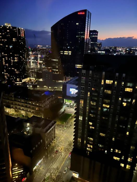 Collins St 568 City 1B1B Quick