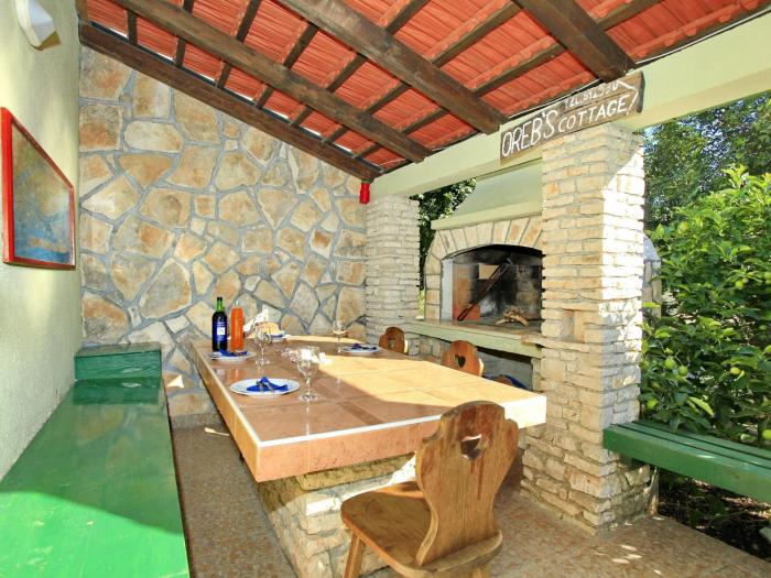 Stone House Orebs Cottage - Two Bedroom Stone House with Terrace and Garden View