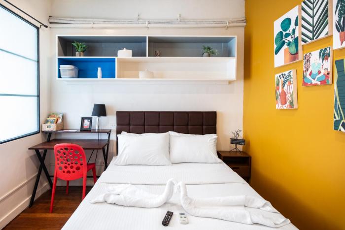 Homey and Cozey Poblacion Makati S09