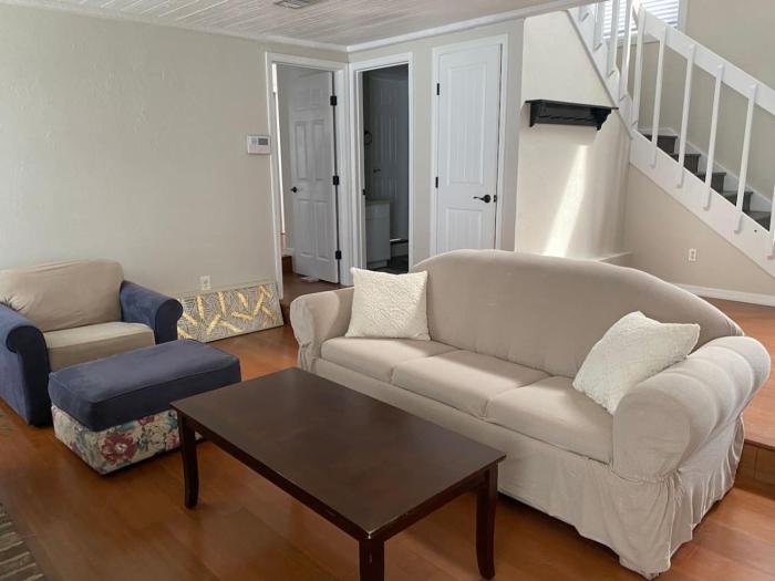 Relaxing 3 bed 2 bath home by the intracoastal