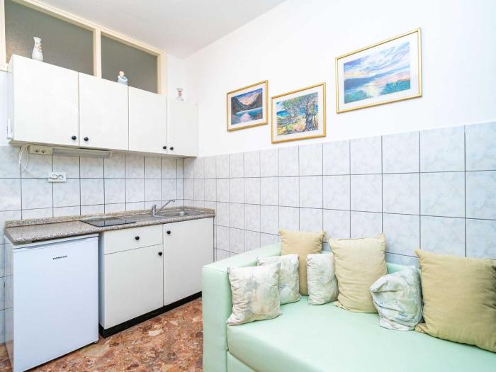 Apartments Nikolina LU - One-Bedroom Apartment with terrace