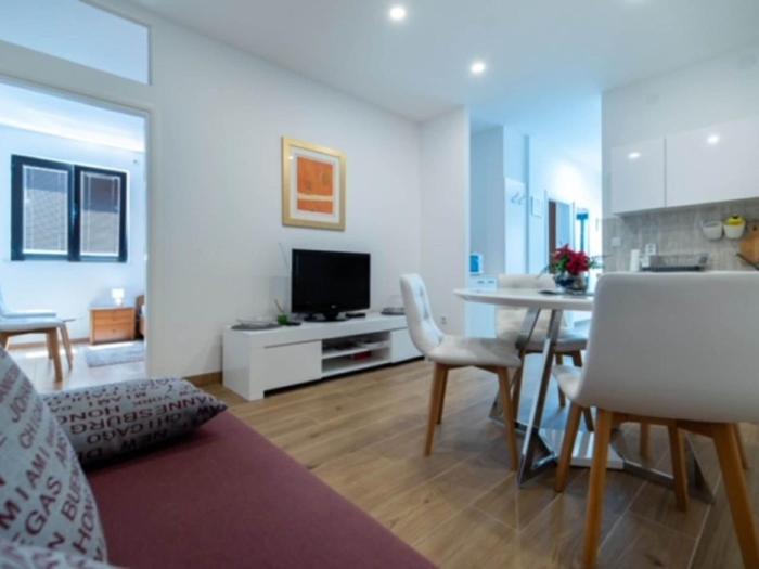 2 bedroom apartment with terrace