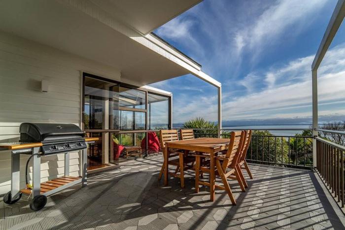 Tiro Tai - Coastal Views