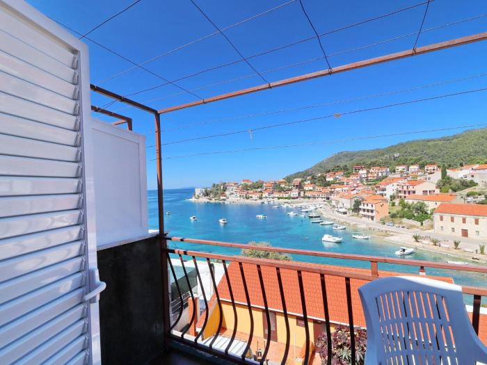 Apartments Peselj-Studio Apartment with Balcony and Sea View 1