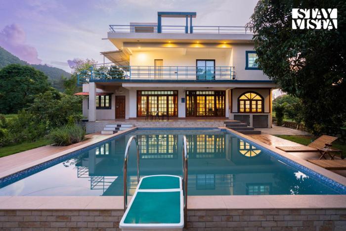 StayVista at FarmVille with Mountain View, Pool