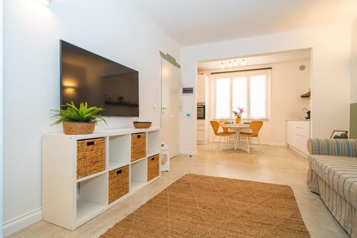 H H Moneglia il Vicolo