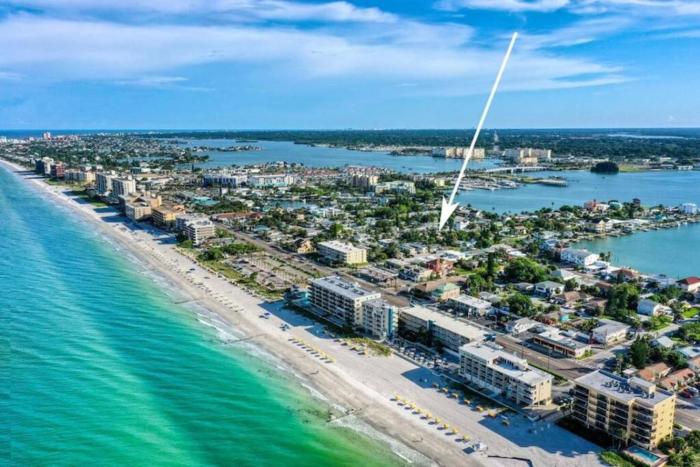 2 BR, Remodeled Condo, 1 Block to Beach Access, Walkable to Restaurants! Fall Promo for Mondays & Thursdays!