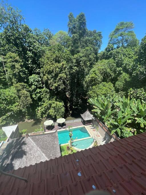 Villa Luca, Riverside Retreat near Tanah Lot