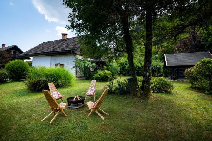 Charming Bled Getaway - Big Garden, BBQ & Bikes