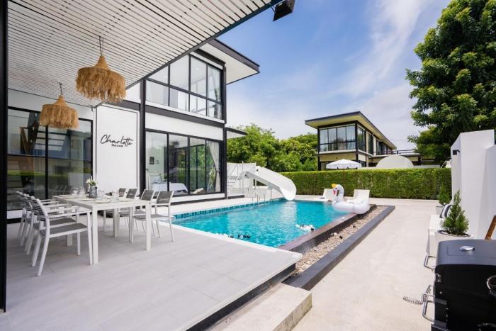 Chalotte Pool Villa Pattaya