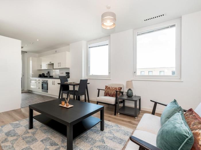 Spacious 2Bedroom in Greater London Free Parking - Pass the Keys