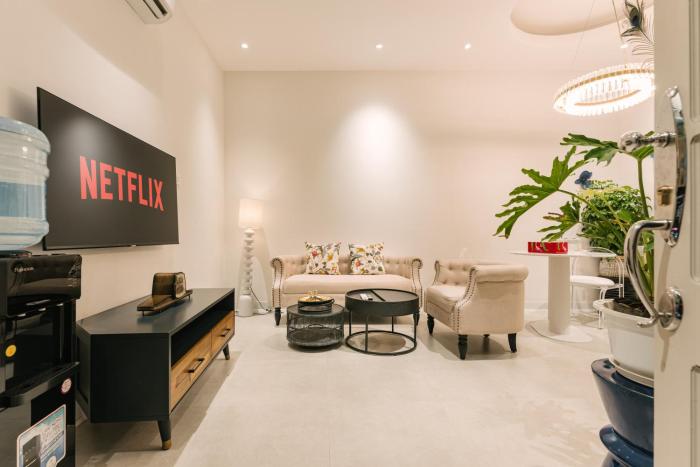 Central Modern Apt Big Group