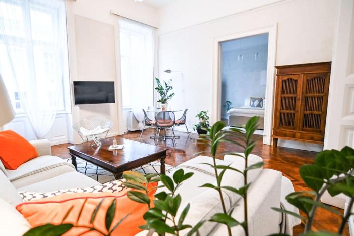 Tranquil and Charming One Bedroom Apartment