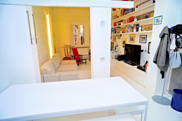 Elegant And Modern Loft In Medieval Bologna