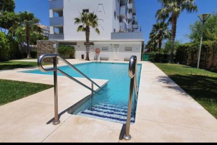 2 BEDROOMS NEXT TO THE BEACH&MIRAMAR SHOPPING CENTER-SWIMMING POOL-PARKINg