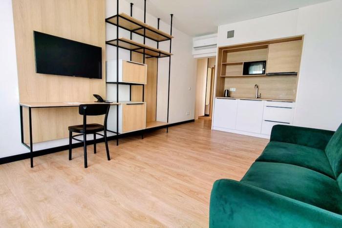 Przy PGE Narodowym, metro, AC, parking