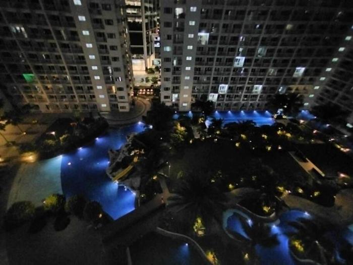 Spacious 2-BR Condo - Shore Residence Tower D - Walking distance to Moa