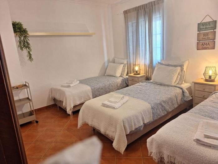 Nature House Almograve- Triple room with terrace and shared bathroom - Fishermens Trail