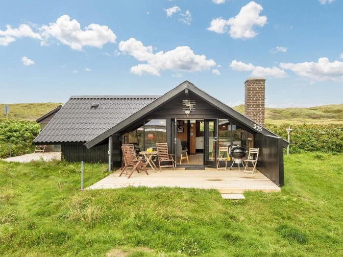 6 person holiday home in Harboøre