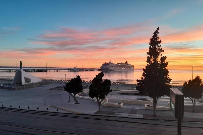 Departamento Céntrico Frente al Mar y con Cochera