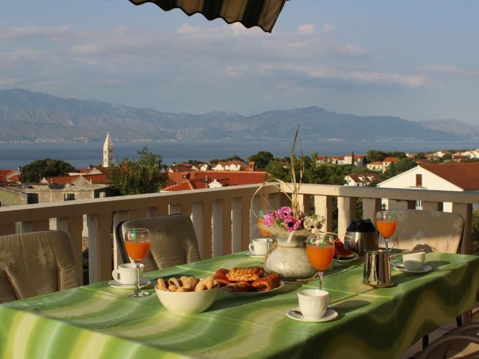 Apartments Sweet Life - Three-Bedroom Apartment with Terrace and Sea view Renata ST