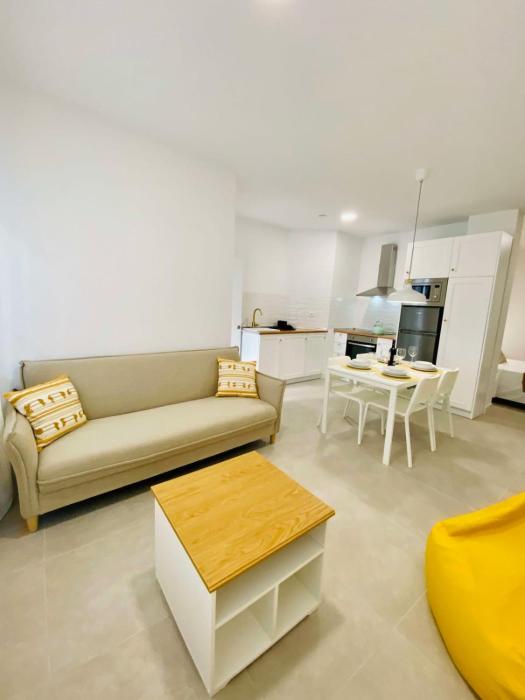 SHR047 Chic estudio en el centro de Nerja