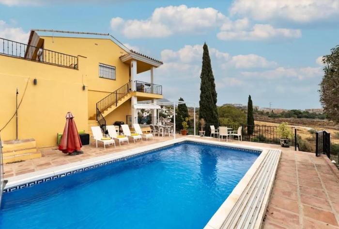 Villa Vista Verde -Sea views -3 Bedrooms -Heated Pool